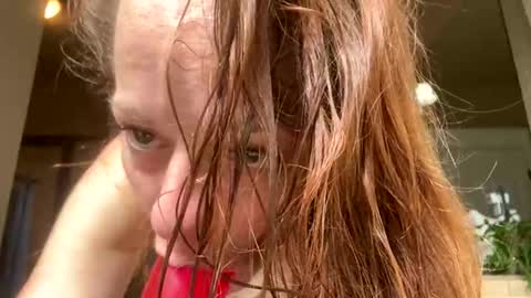 msfreckles92 online show from May 2, 2026, 5:07 pm