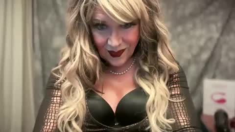 mskarentoy online show from October 17, 2025, 11:18 pm