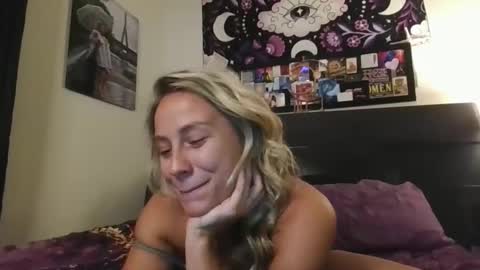Snapshot of msmariesummers chatting on September 16, 2025, 12:22 am msmariesummers online show from September 16, 2025, 12:22 am