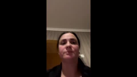 msmilana online show from October 19, 2025, 4:07 pm