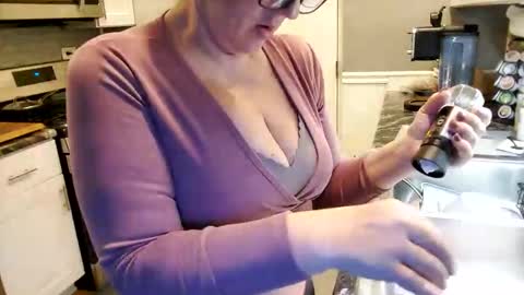 msmomy69 online show from December 15, 2025, 3:27 pm