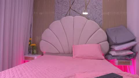 Manuela  online show from May 6, 2026, 3:02 am