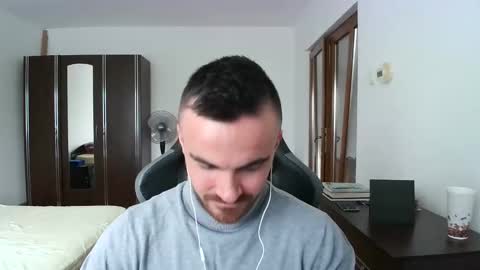 Snapshot of mu5clemania chatting on September 30, 2025, 9:14 am Victor online show from September 30, 2025, 9:14 am