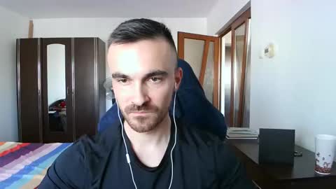 Snapshot of mu5clemania chatting on October 25, 2025, 11:40 am Victor online show from October 25, 2025, 11:40 am