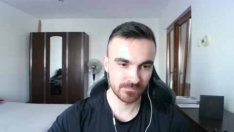 Victor online show from December 18, 2025, 12:22 pm