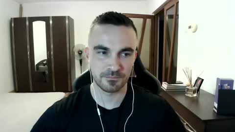 Snapshot of mu5clemania chatting on June 3, 2026, 6:57 pm Victor online show from June 3, 2026, 6:57 pm