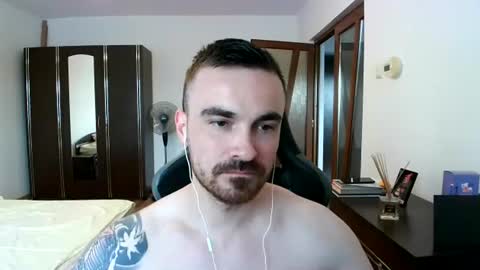Snapshot of mu5clemania chatting on June 14, 2026, 4:42 pm Victor online show from June 14, 2026, 4:42 pm