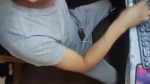 Snapshot of muchachosam chatting on November 7, 2025, 7:03 pm zenon online show from November 7, 2025, 7:03 pm