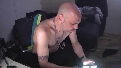 Muffdiver online show from March 8, 2026, 5:22 am