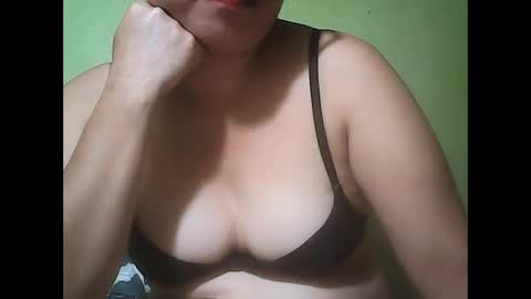 muffy_bunny online show from September 18, 2025, 7:16 pm