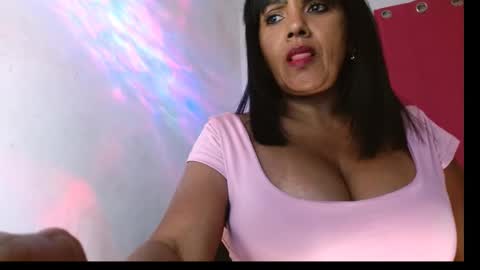 yuli online show from January 9, 2025, 6:38 am