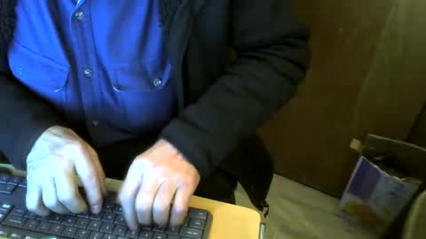 Snapshot of muller520 chatting on December 9, 2024, 12:30 pm muller520 online show from December 9, 2024, 12:30 pm