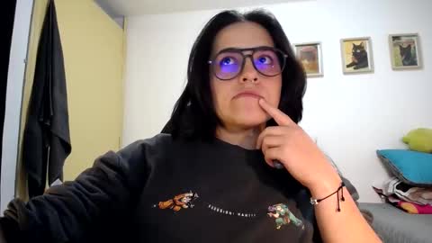 Snapshot of multiorgasmic_6 chatting on October 10, 2025, 2:43 am Dani and Alex online show from October 10, 2025, 2:43 am