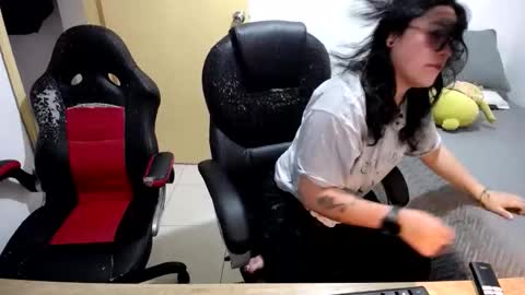 Snapshot of multiorgasmic_6 chatting on October 30, 2025, 10:49 am Dani and Alex online show from October 30, 2025, 10:49 am