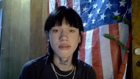 Snapshot of mun_poli chatting on October 31, 2025, 10:00 pm Polik online show from October 31, 2025, 10:00 pm