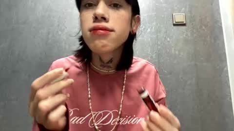 Snapshot of mun_poli chatting on November 16, 2025, 9:09 pm Polik online show from November 16, 2025, 9:09 pm