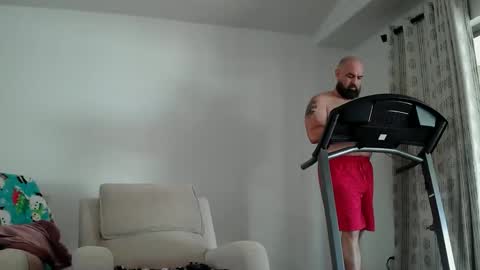 Snapshot of munchies420 chatting on May 11, 2026, 2:12 pm Bearded online show from May 11, 2026, 2:12 pm