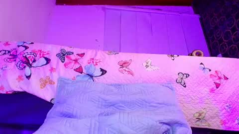 Snapshot of muriel_belovv chatting on February 18, 2025, 6:15 am Tell me Sofi online show from February 18, 2025, 6:15 am