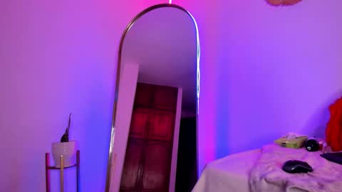 Snapshot of muriel_belovv chatting on February 24, 2026, 12:08 am Tell me Sofi online show from February 24, 2026, 12:08 am