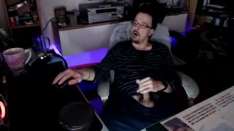 Snapshot of muschiliebhaber chatting on February 18, 2026, 10:22 am Horny Goat online show from February 18, 2026, 10:22 am