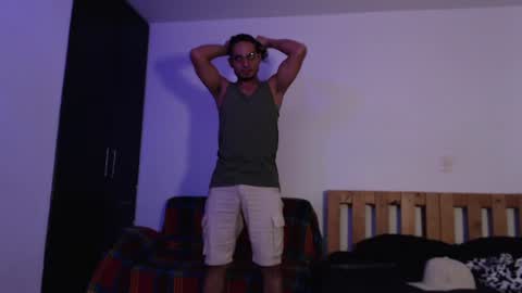Snapshot of muscle_man1 chatting on July 7, 2026, 2:25 am Mike online show from July 7, 2026, 2:25 am