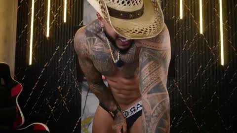 Snapshot of muscle_man19 chatting on May 16, 2026, 5:26 am Nick online show from May 16, 2026, 5:26 am