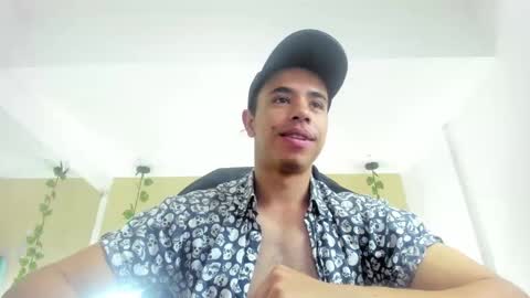 Snapshot of muscle_scott chatting on September 29, 2025, 12:10 pm muscle scott online show from September 29, 2025, 12:10 pm
