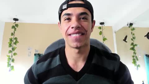 Snapshot of muscle_scott chatting on October 14, 2025, 12:06 pm muscle scott online show from October 14, 2025, 12:06 pm