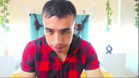 Snapshot of muscle_scott chatting on October 17, 2025, 12:08 pm muscle scott online show from October 17, 2025, 12:08 pm