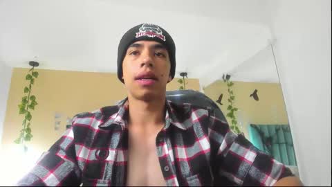 Snapshot of muscle_scott chatting on October 21, 2025, 12:17 pm muscle scott online show from October 21, 2025, 12:17 pm