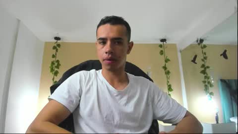 Snapshot of muscle_scott chatting on October 23, 2025, 12:26 pm muscle scott online show from October 23, 2025, 12:26 pm