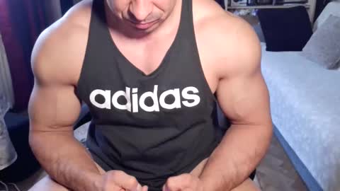 Snapshot of musclebredon chatting on March 1, 2026, 8:16 am BRENDON online show from March 1, 2026, 8:16 am