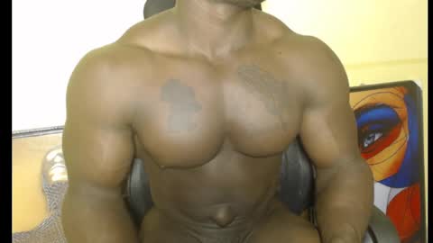 musclegod23 online show from February 5, 2025, 2:40 am
