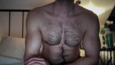 Snapshot of musclehair3 chatting on January 17, 2025, 12:31 am musclehair3 online show from January 17, 2025, 12:31 am