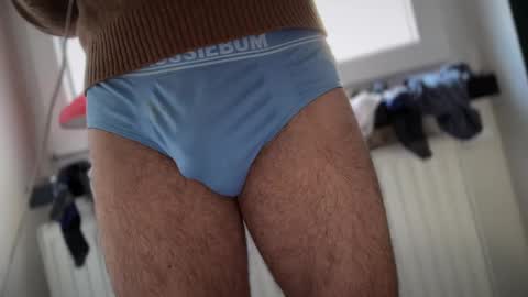 Snapshot of musclehair3 chatting on February 1, 2025, 9:43 am musclehair3 online show from February 1, 2025, 9:43 am
