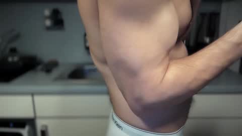 Snapshot of musclehair3 chatting on February 5, 2025, 10:12 pm musclehair3 online show from February 5, 2025, 10:12 pm