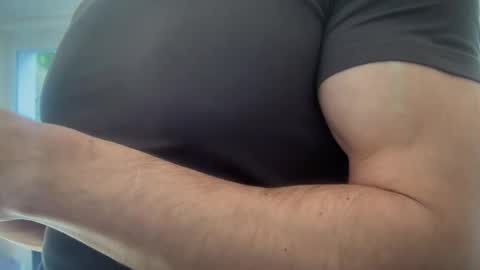 Snapshot of musclehair3 chatting on February 17, 2025, 11:13 am musclehair3 online show from February 17, 2025, 11:13 am
