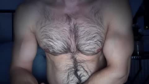 Snapshot of musclehair3 chatting on September 19, 2025, 10:10 pm musclehair3 online show from September 19, 2025, 10:10 pm