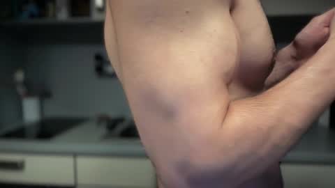 musclehair3 online show from May 8, 2026, 9:20 pm