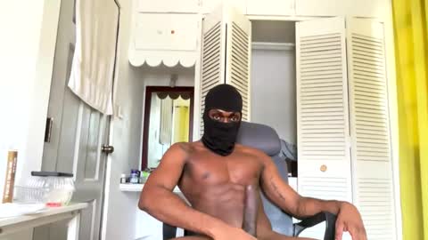 musclelover157797 online show from October 4, 2025, 2:48 pm