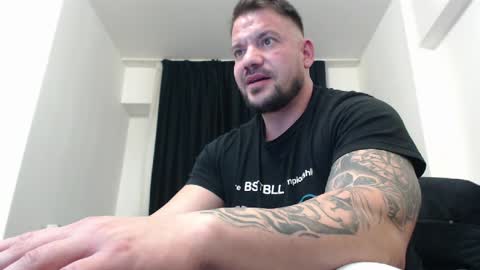 MuscleMonster31 online show from January 8, 2025, 3:50 pm