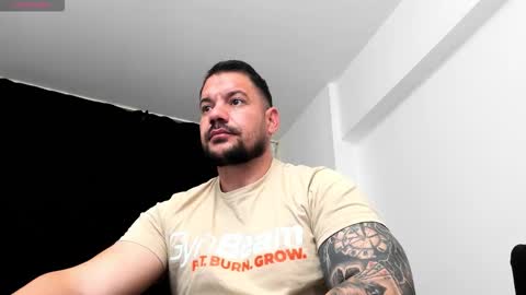 MuscleMonster31 online show from November 3, 2025, 3:41 am