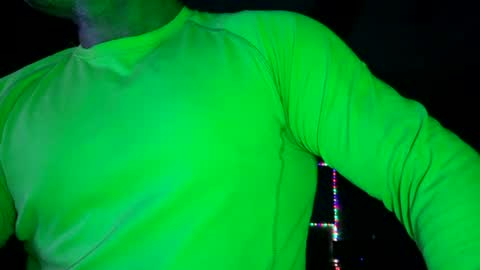 Snapshot of muscles_hulk chatting on July 7, 2026, 11:20 pm Hulk Muscles - NEW ACCOUNT online show from July 7, 2026, 11:20 pm