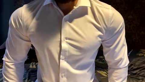 muscularjuggler online show from September 24, 2025, 2:48 am