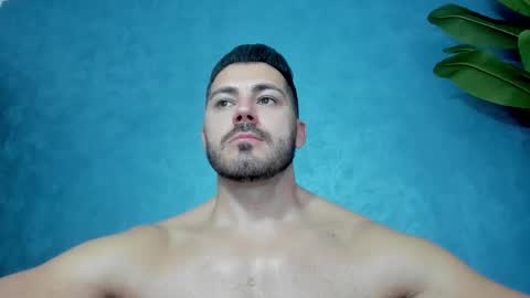 muscularmaster onlyfans online show from November 5, 2025, 10:21 pm