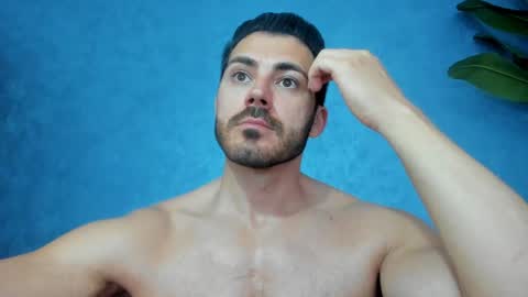 muscularmaster onlyfans online show from May 2, 2026, 9:42 pm