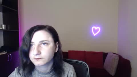 Jeneva online show from December 5, 2025, 7:10 pm