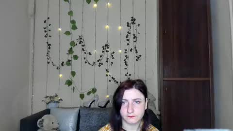 Jeneva online show from April 29, 2026, 6:25 pm