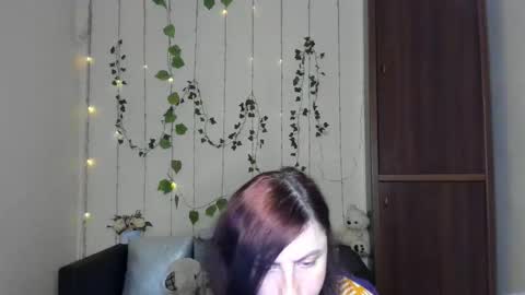 Jeneva online show from May 5, 2026, 6:27 pm