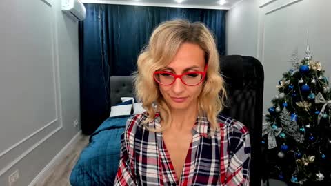 Diana online show from December 9, 2024, 2:39 pm